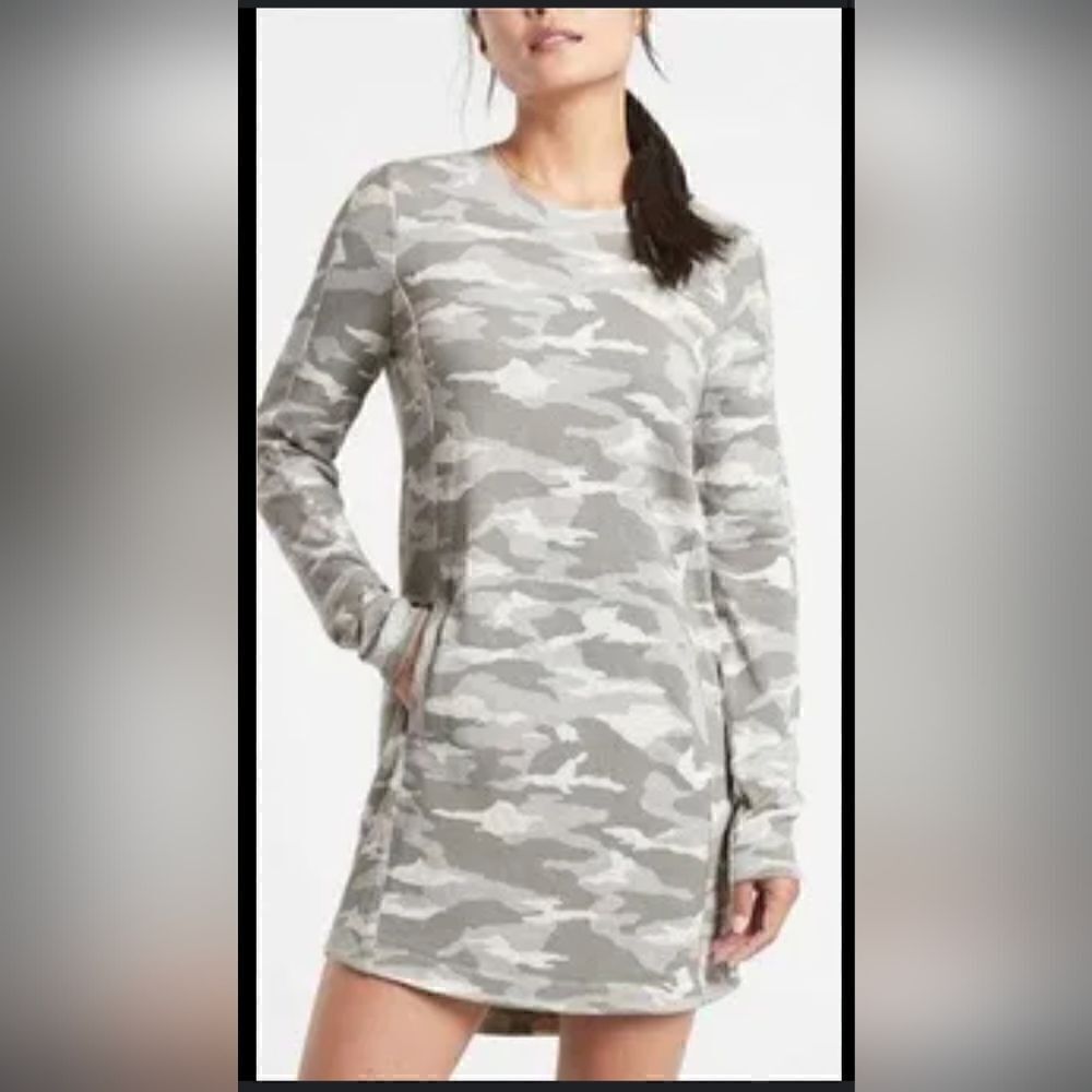 Athleta Camo Luxe Balance Sweatshirt Athleisure Travel Dress #982685 ! XS